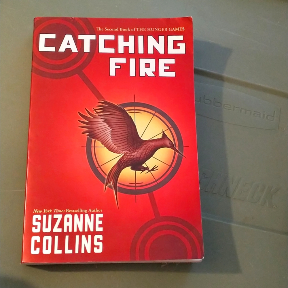 Catching fire by Suzanne Collins